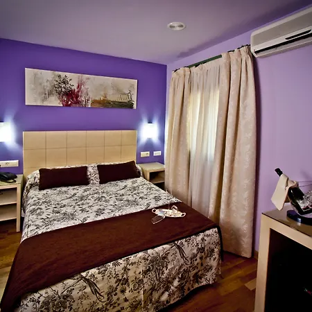 Condes De Castilla Otel