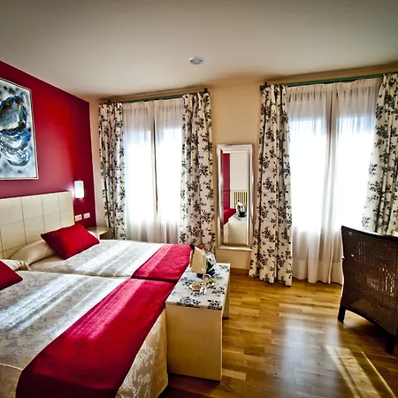 Condes De Castilla Otel 3*