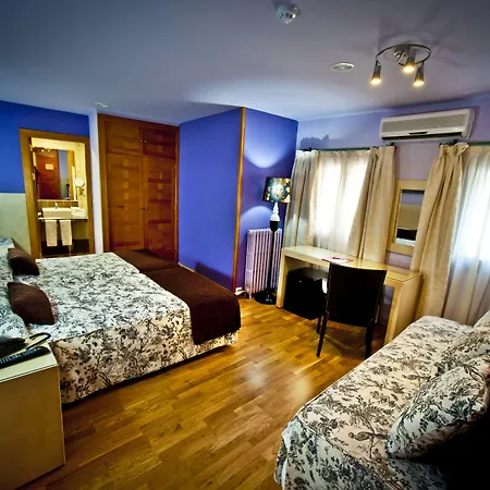 Condes De Castilla Otel 3*