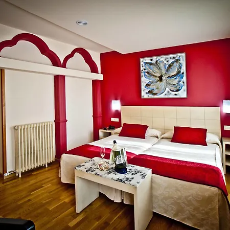 Hotel Condes De Castilla 3*