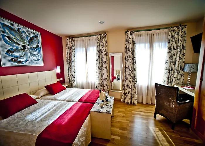 Condes De Castilla Отель 3*