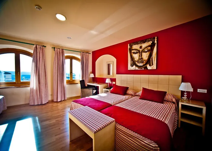 Hotel Condes De Castilla 3*